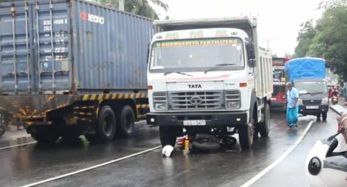 acf5f5983bf3c1ecf6bb34be85fd6698